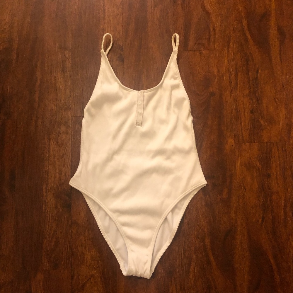 South beach white one piece swimsuit ribbed women's size 6 NWT